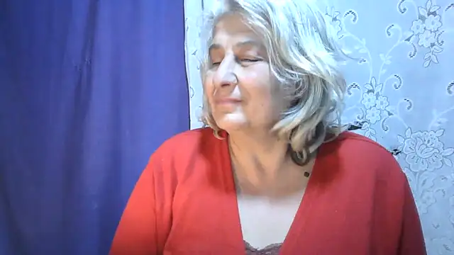 ExquisiteMature live cam on StripChat