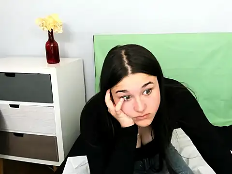 SylvieRose live cam on StripChat