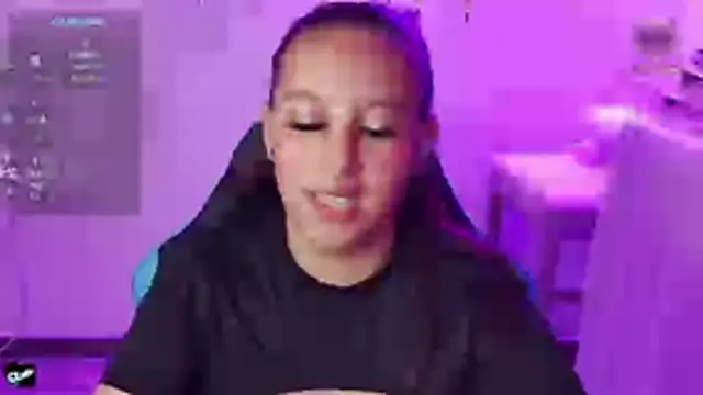 Skarlet_Adams28