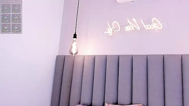 Leamonroe__ live cam on StripChat