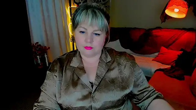 CrystaalStaar live cam on StripChat
