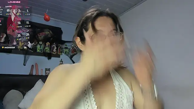 モデル: kaylaMinov_