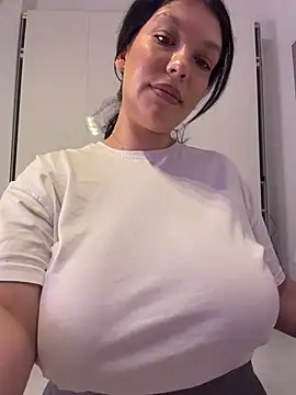 ClaraPasssion live cam on StripChat