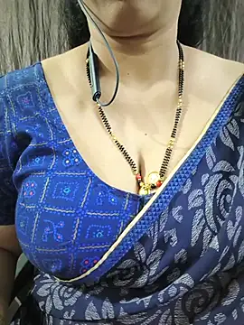 bhuvana_555 (F milf) - Boobs on honey
