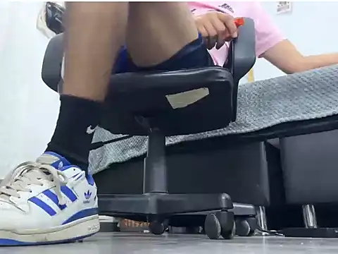 thomass1018 live cam preview