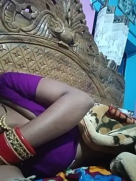 MeeraCouple live cam on StripChat