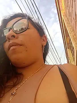 cloe_travieza live cam on StripChat