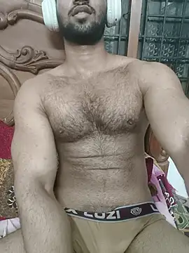 muscularguywithbigcock live cam