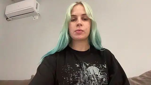 Rowenaaa live sex cam