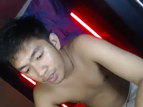 Yourbigcockasian_xx on Stripchat