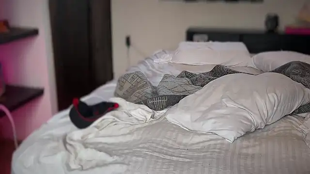 mcklister_kinky_feets