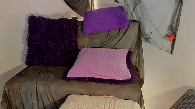 mariam_hill live cam on StripChat