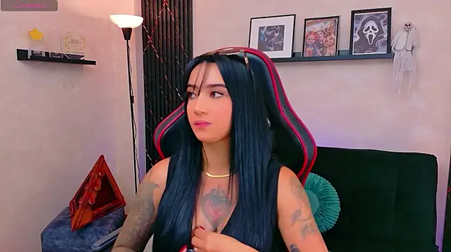 EmmyEvans1 live cam preview