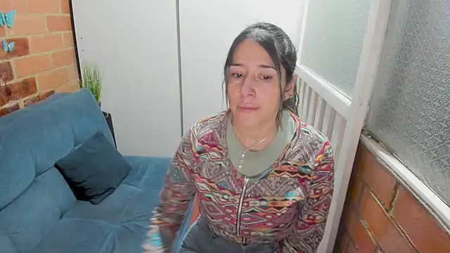 Penelope47 live cam on StripChat