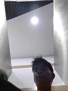 ZaneHoward live webcam