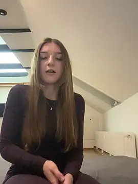 MyCherryKiss live sex cam