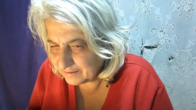 ExquisiteMature live cam on StripChat