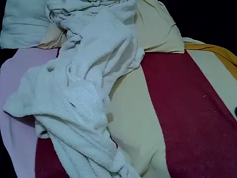 sweet_veebouset live cam on StripChat