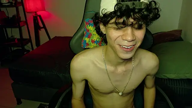 OopsAgain_ live cam on StripChat