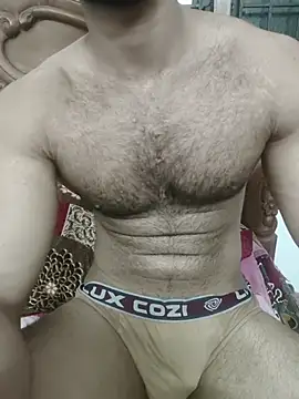 muscularguywithbigcock live cam