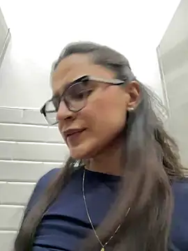 gia_mazzon (F young) - GO TO BATH AND TEASE US