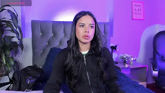 im_megaan (F young) - fick anal 1 fingers