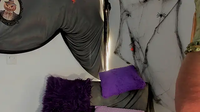 mariam_hill live cam on StripChat