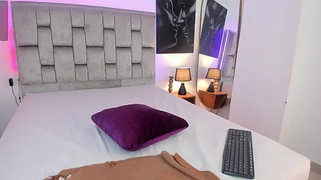 Kiaraa_lux live cam on StripChat