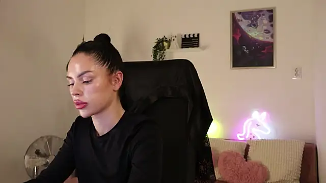 TatianaXoxo1 live cam on StripChat