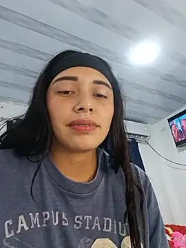 victoria04 live cam on StripChat