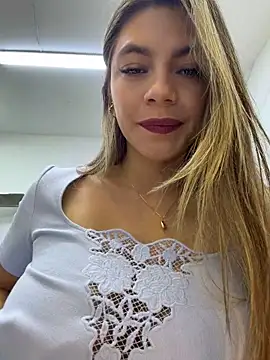 alicee16 live cam