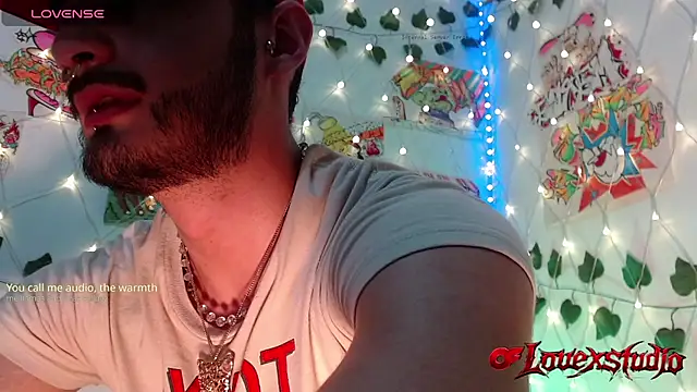 LovexJuxn77 live cam on StripChat