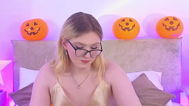 Jules_night live cam preview