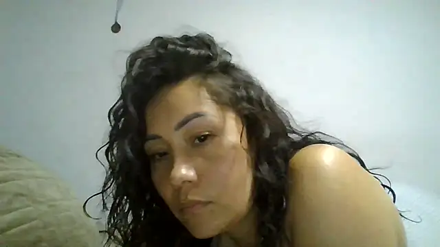 gaby_trent live cam on StripChat