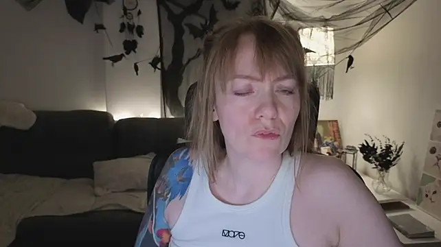 Aurora_Velvett_ live cam