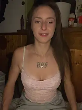 TeenLeonie18