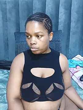 BigbootyNickyx