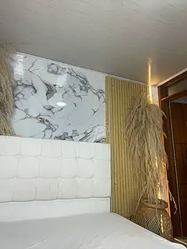 Zoee_Off1