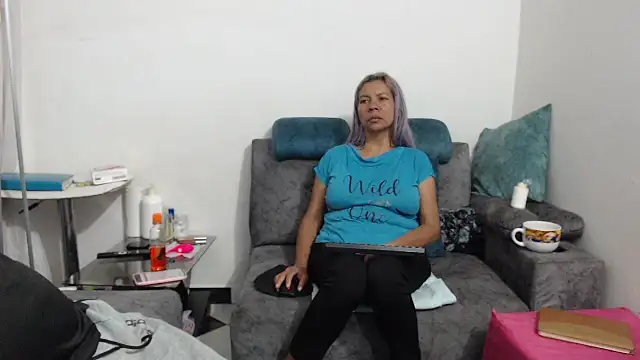 bryonysexytwo live cam preview