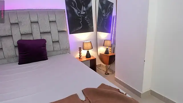 kiaraa_lux (F young) - doggy spanks x10