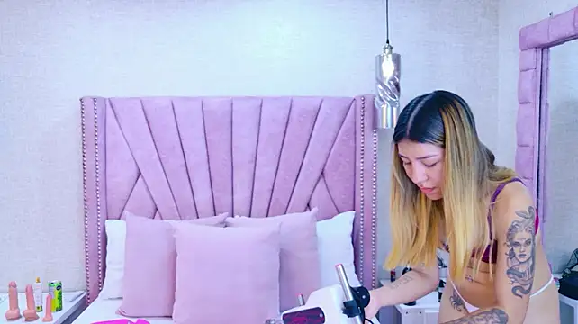 VioletSweetts webcam