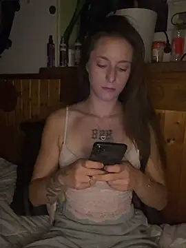 TeenLeonie18