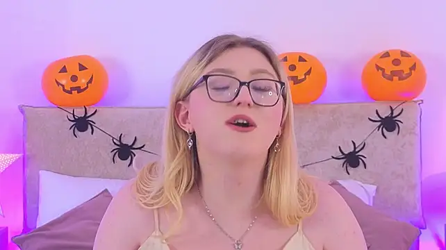 Jules_night live cam preview