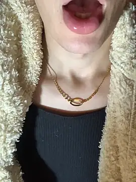 MiroKari2 on Stripchat
