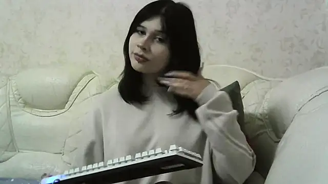 SluttyGoth69 live cam