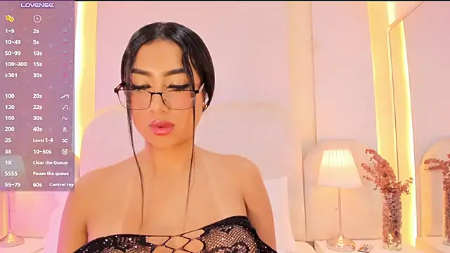 SalomeeBell webcam