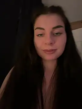 ellynora (F young) - Show boobs