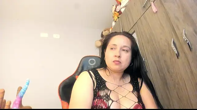 cami_hot_tits webcam