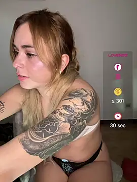 Kiki_11 webcam