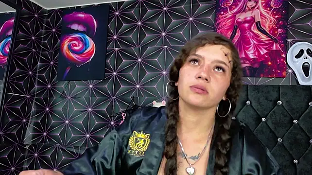 Sharlotshh live cam